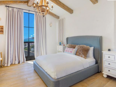 11,000 sq ft luxury Malibu Rental